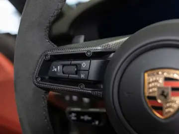 Porsche 992 911 Carrera GTS