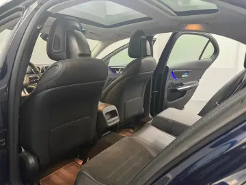 MERCEDES-BENZ C 300d 4M Limo AMG LINE PANO DIGI-LIGH…