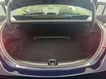 MERCEDES-BENZ C 300d 4M Limo AMG LINE PANO DIGI-LIGH…