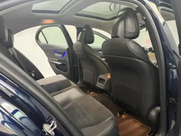 MERCEDES-BENZ C 300d 4M Limo AMG LINE PANO DIGI-LIGH…