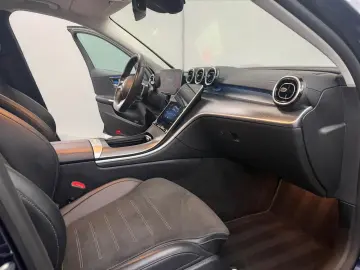 MERCEDES-BENZ C 300d 4M Limo AMG LINE PANO DIGI-LIGH…
