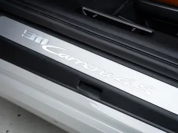 Porsche 992 3.0 Carrera 4S Chalk l Bi-Color l SportDesi