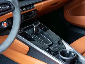 Porsche 992 3.0 Carrera 4S Chalk l Bi-Color l SportDesi