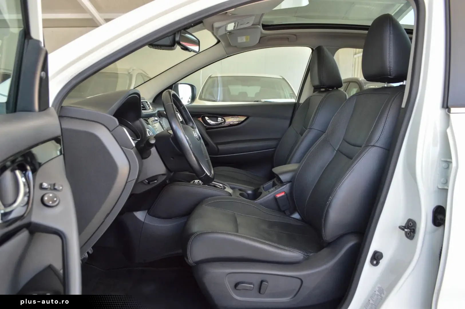 2017 Nissan Qashqai 1.6 dCi Xtronic Tekna   RATE FIXE   AVAN