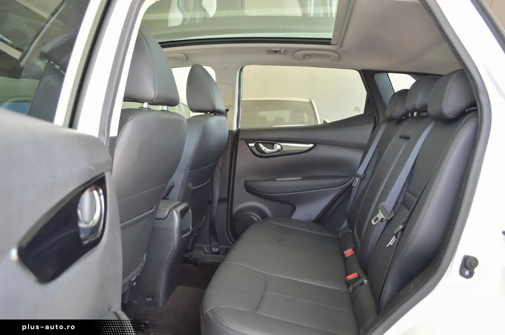 2017 Nissan Qashqai 1.6 dCi Xtronic Tekna   RATE FIXE   AVAN