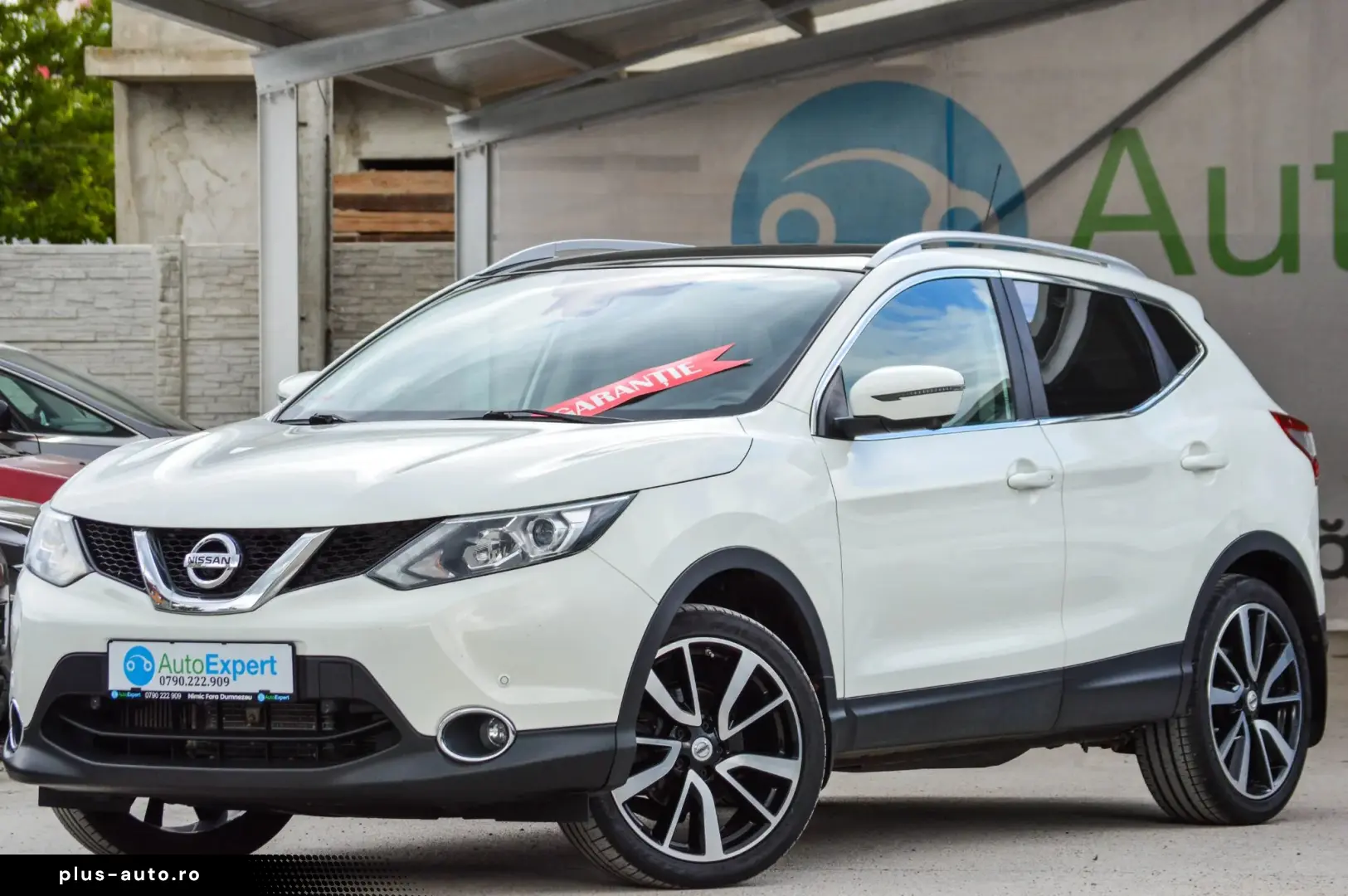 2015 Nissan Qashqai 1.6 dCi Xtronic Tekna   RATE FIXE   AVAN