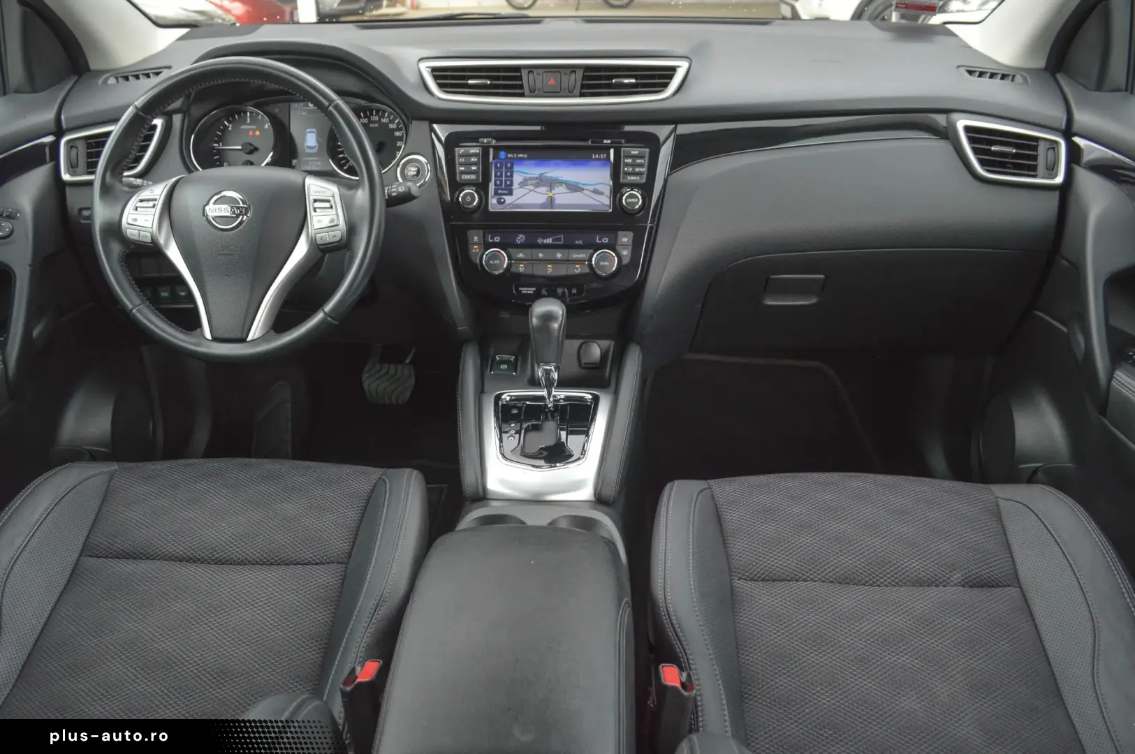 2015 Nissan Qashqai 1.6 dCi Xtronic Tekna   RATE FIXE   AVAN