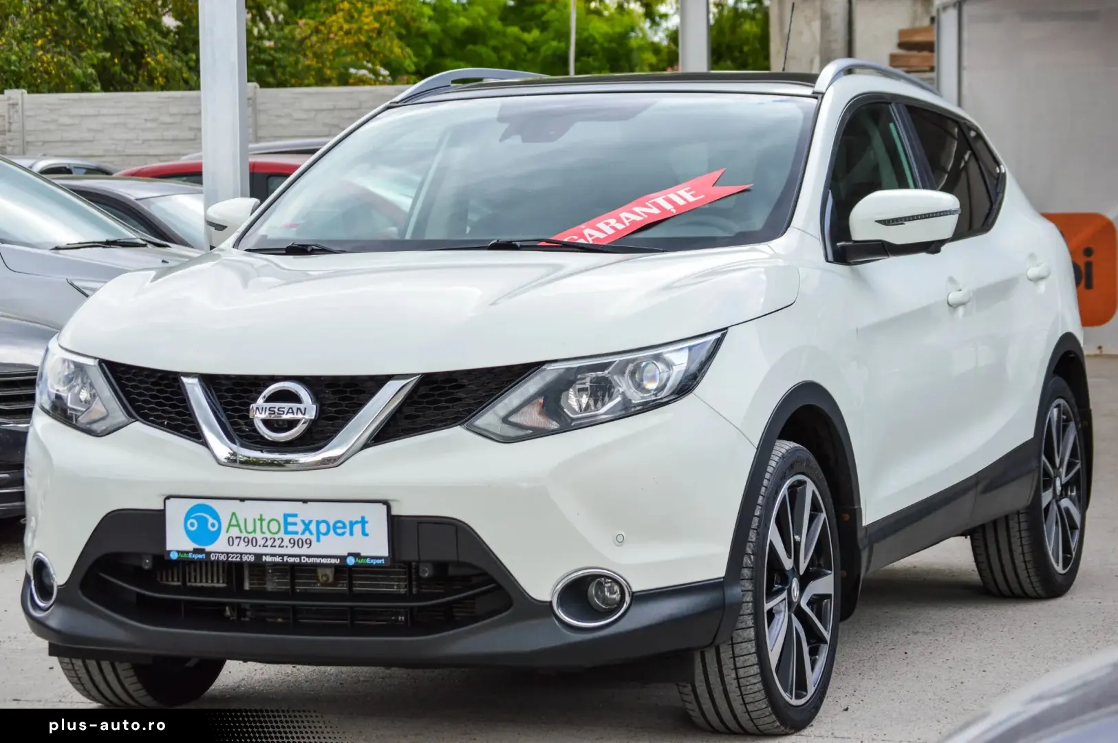 2015 Nissan Qashqai 1.6 dCi Xtronic Tekna   RATE FIXE   AVAN