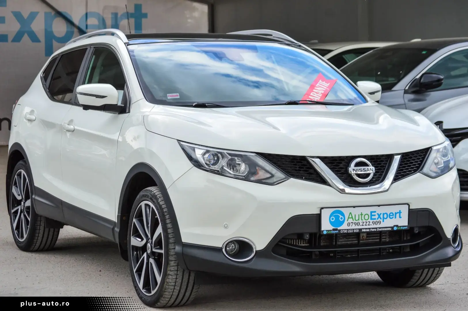2015 Nissan Qashqai 1.6 dCi Xtronic Tekna   RATE FIXE   AVAN