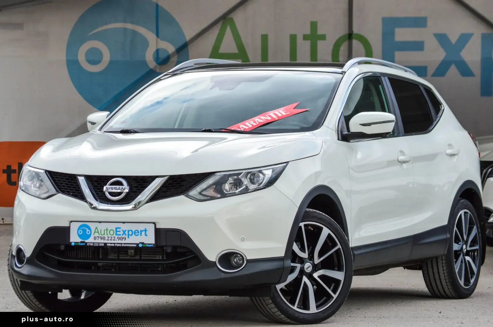 2015 Nissan Qashqai 1.6 dCi Xtronic Tekna   RATE FIXE   AVAN