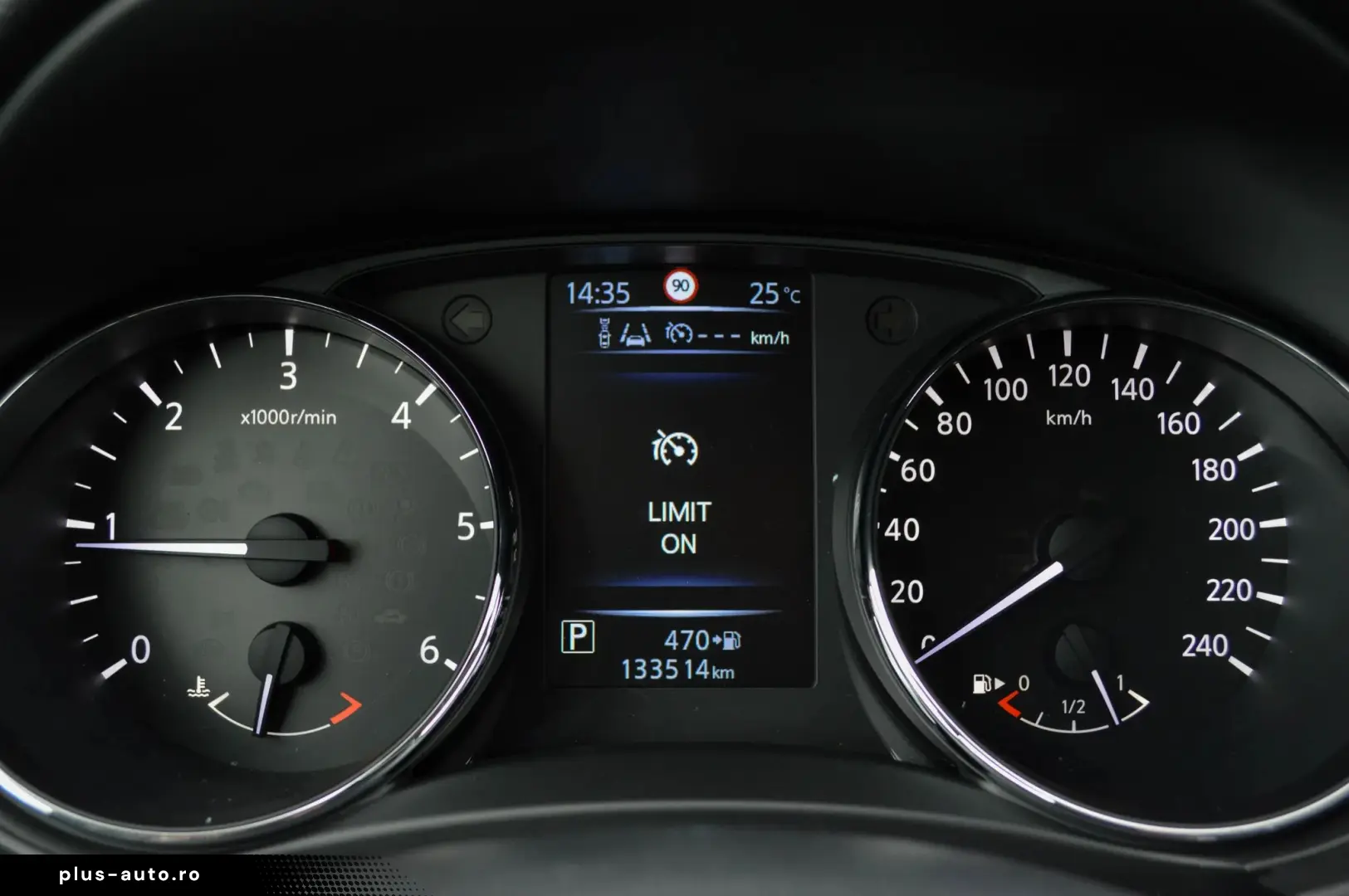 2015 Nissan Qashqai 1.6 dCi Xtronic Tekna   RATE FIXE   AVAN