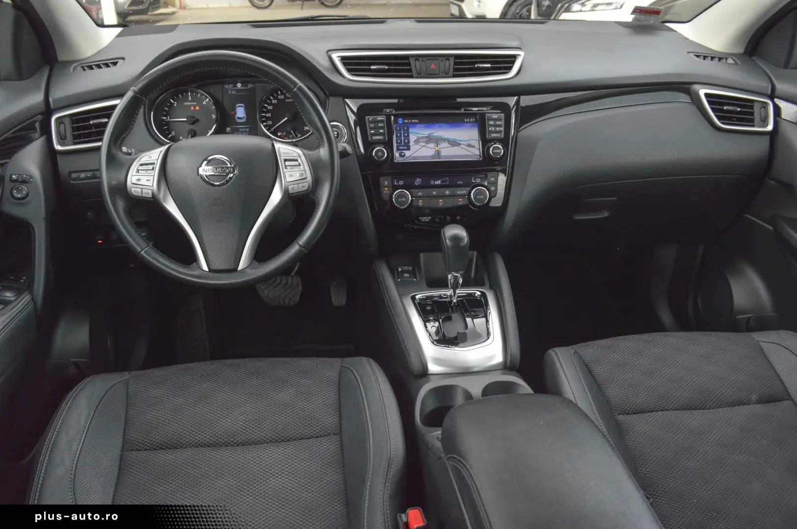 2015 Nissan Qashqai 1.6 dCi Xtronic Tekna   RATE FIXE   AVAN