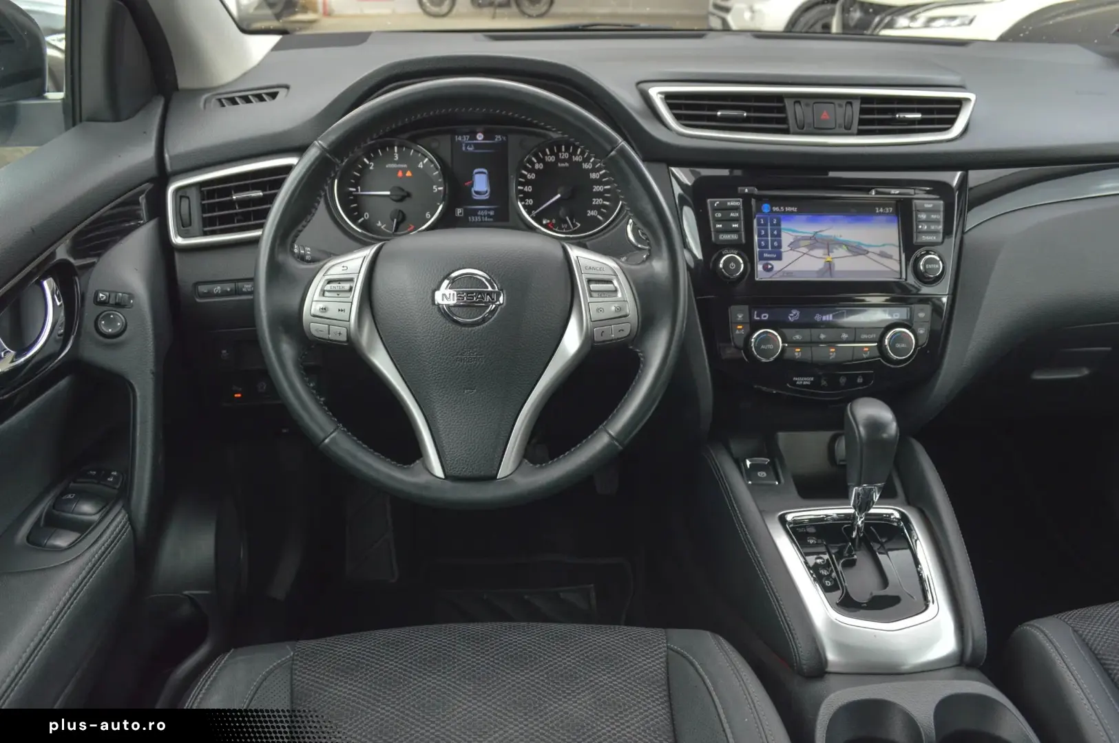 2015 Nissan Qashqai 1.6 dCi Xtronic Tekna   RATE FIXE   AVAN
