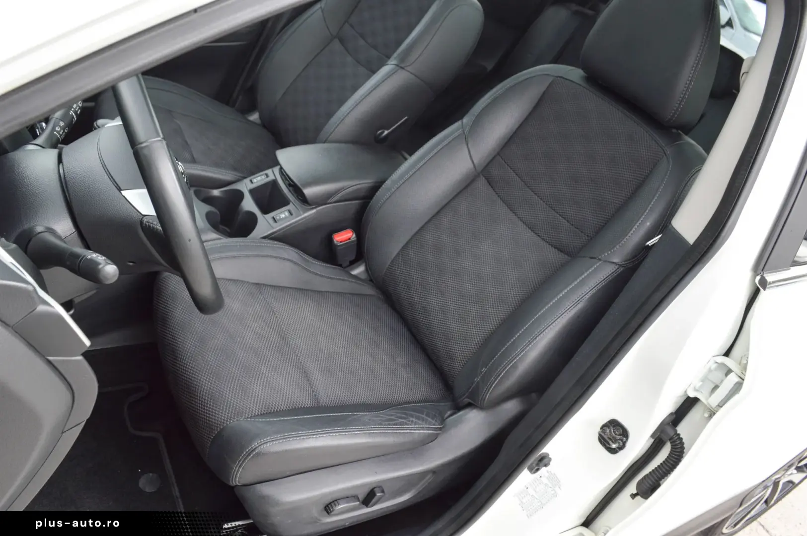 2015 Nissan Qashqai 1.6 dCi Xtronic Tekna   RATE FIXE   AVAN