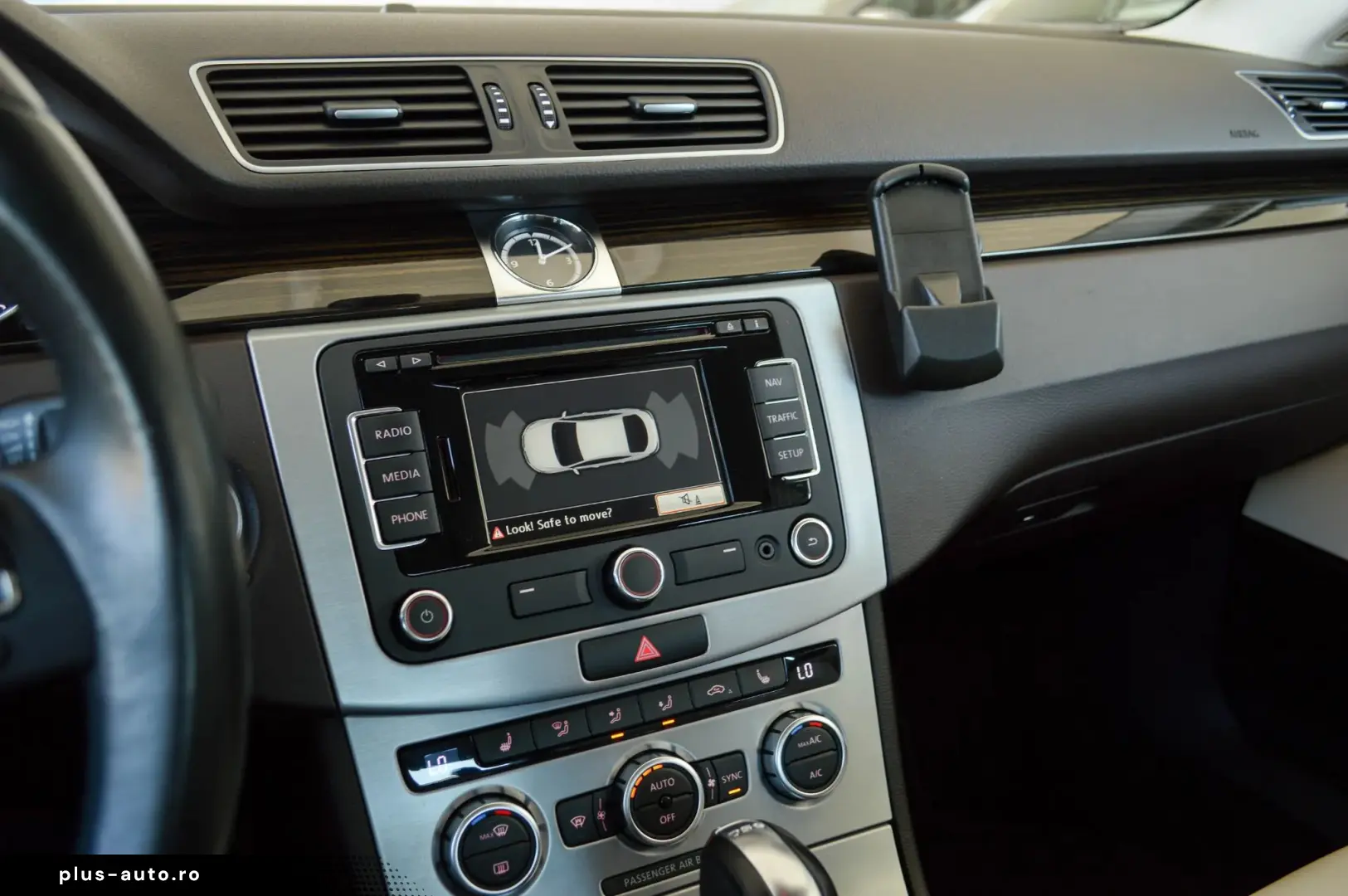 Volkswagen Passat-Cc