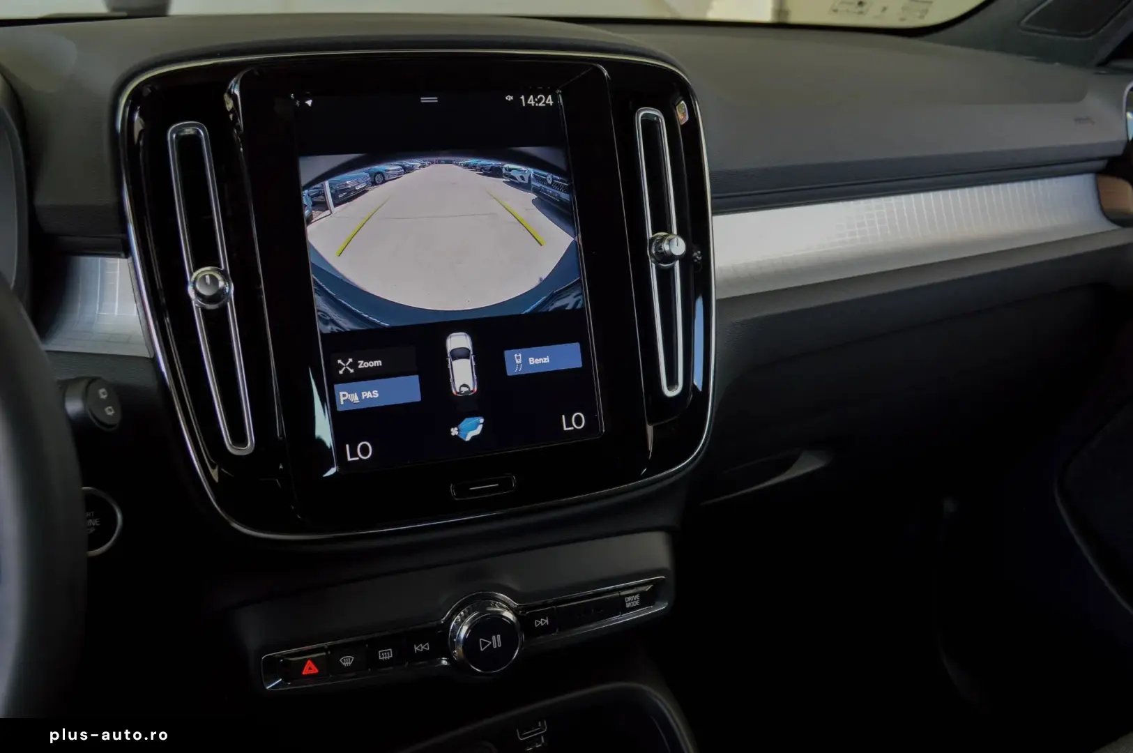 2023 Volvo XC-40 T4 Recharge Plug-In Hybrid Essential   RATE