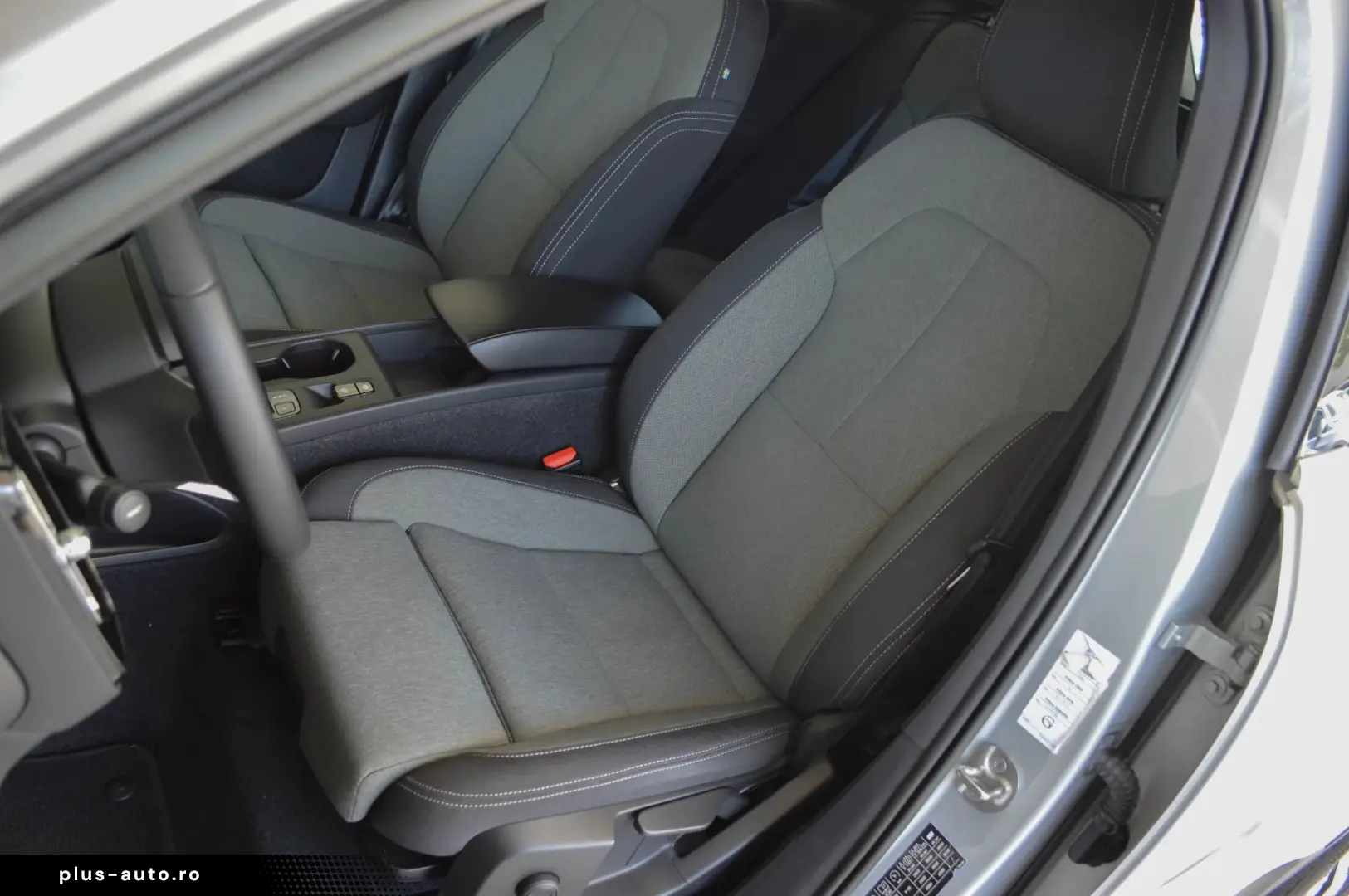 2023 Volvo XC-40 T4 Recharge Plug-In Hybrid Essential   RATE