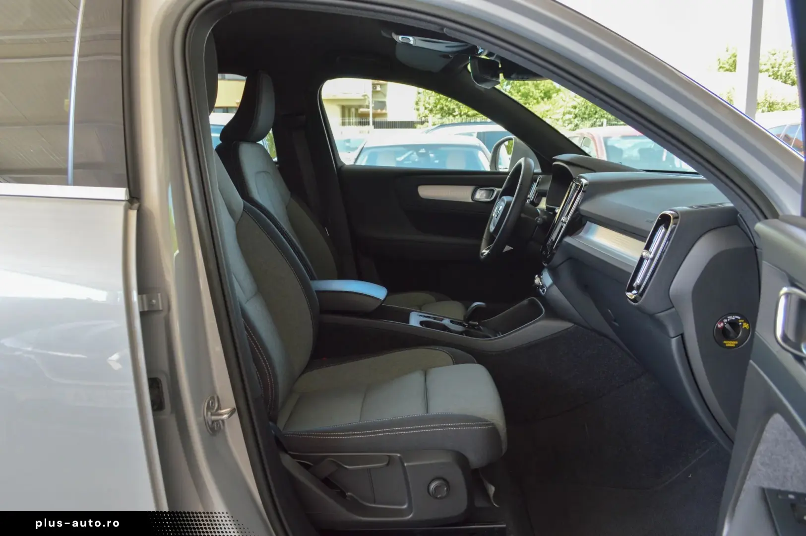 2023 Volvo XC-40 T4 Recharge Plug-In Hybrid Essential   RATE