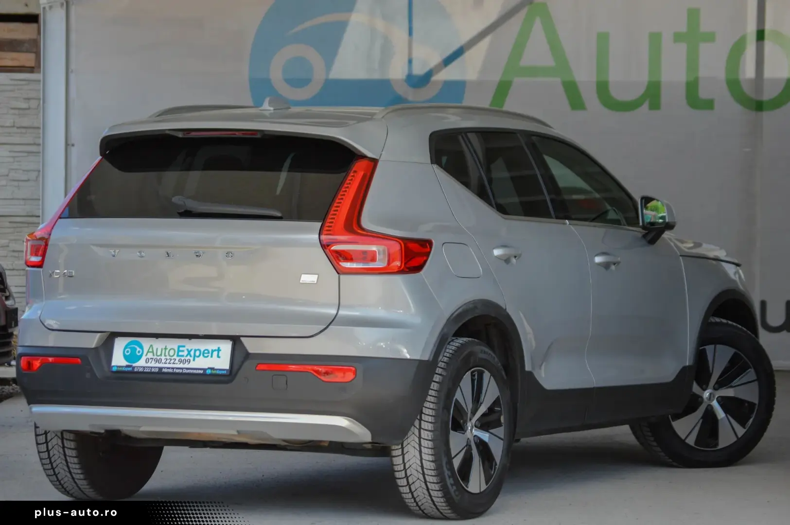 2023 Volvo XC-40 T4 Recharge Plug-In Hybrid Essential   RATE