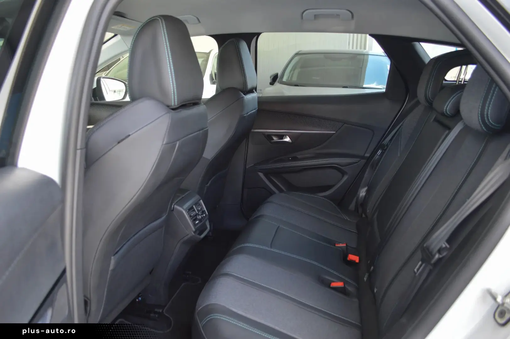 2022 Peugeot 3008 Plug-in Hybrid 4X4   TVA Deductibil  Garan