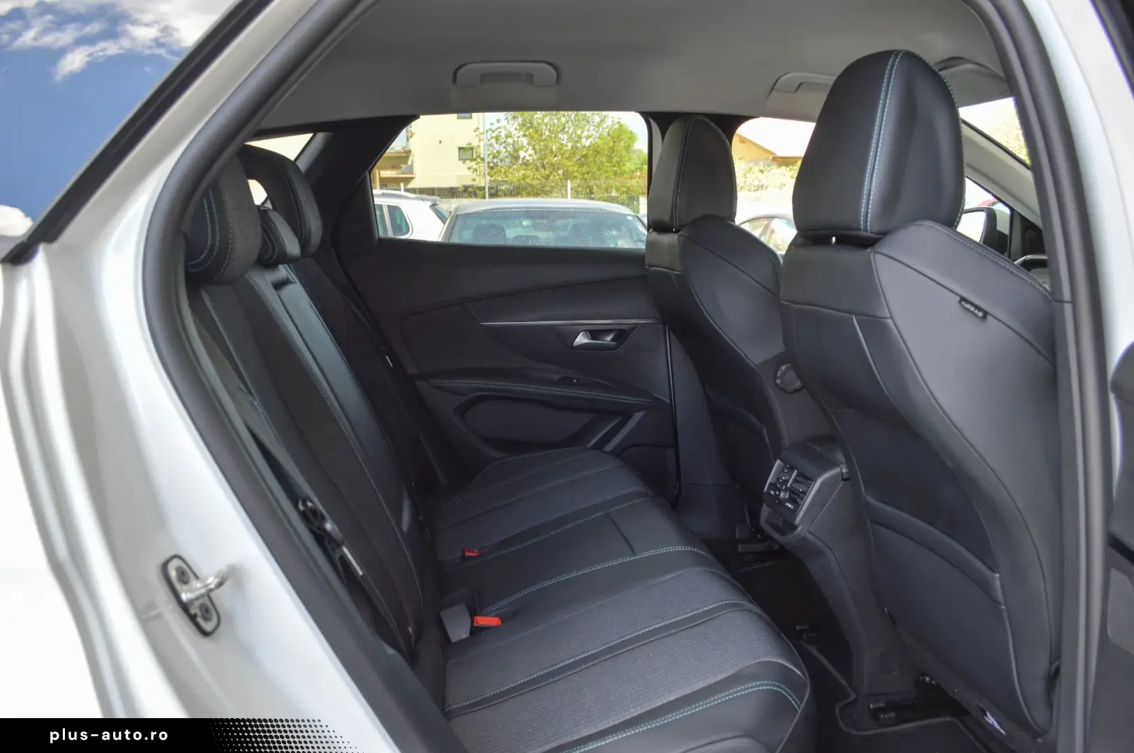 2022 Peugeot 3008 Plug-in Hybrid 4X4   TVA Deductibil  Garan