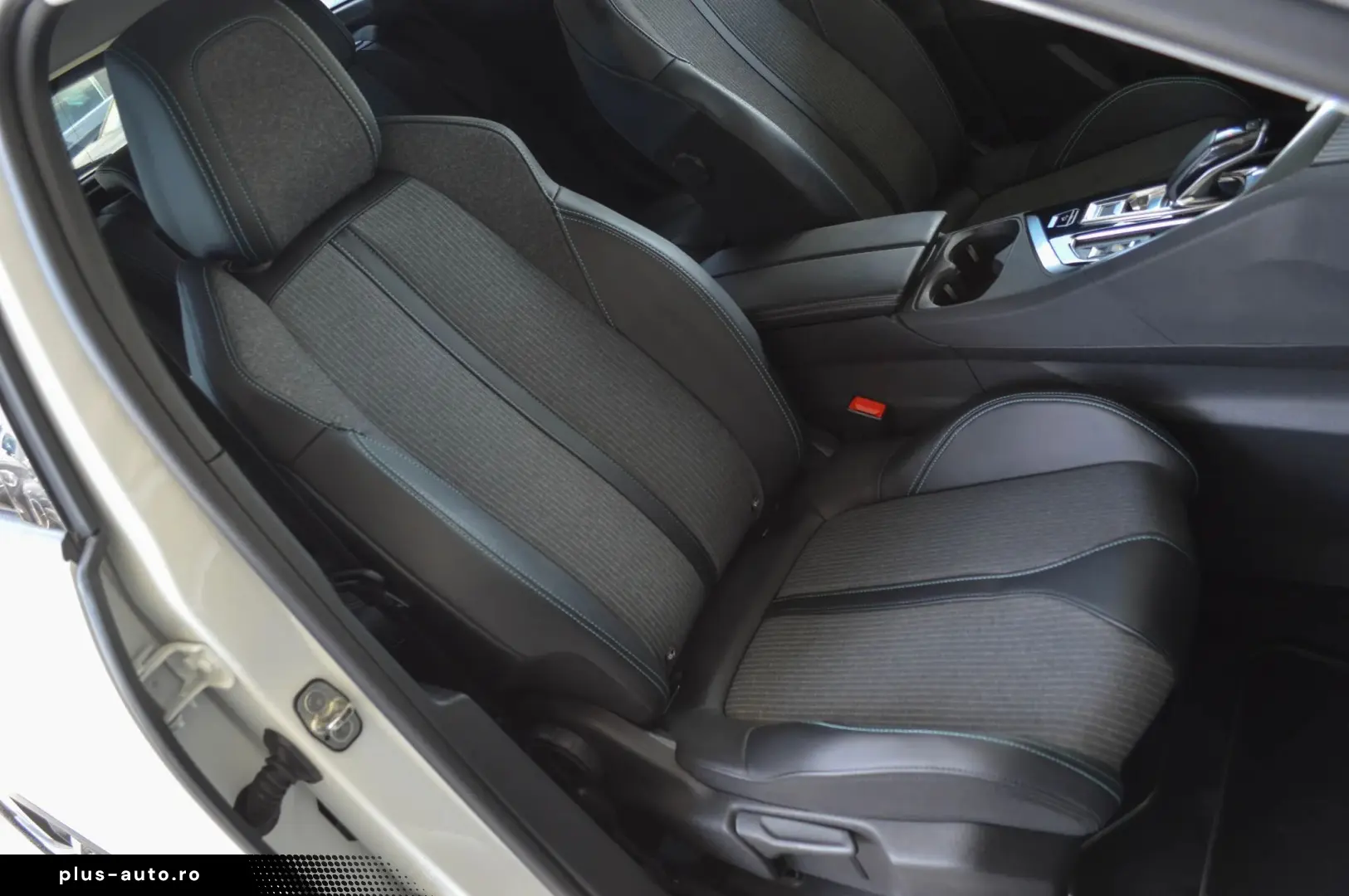 2022 Peugeot 3008 Plug-in Hybrid 4X4   TVA Deductibil  Garan