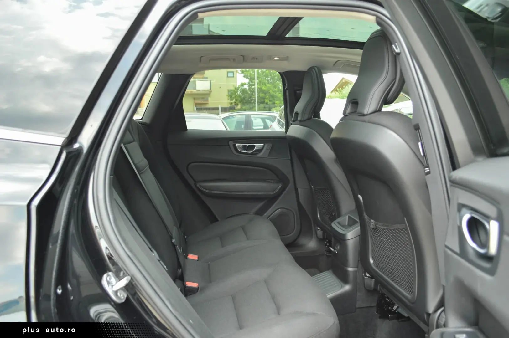 2022 Volvo XC-60 T6 AWD Recharge Geartronic Inscription  Rat