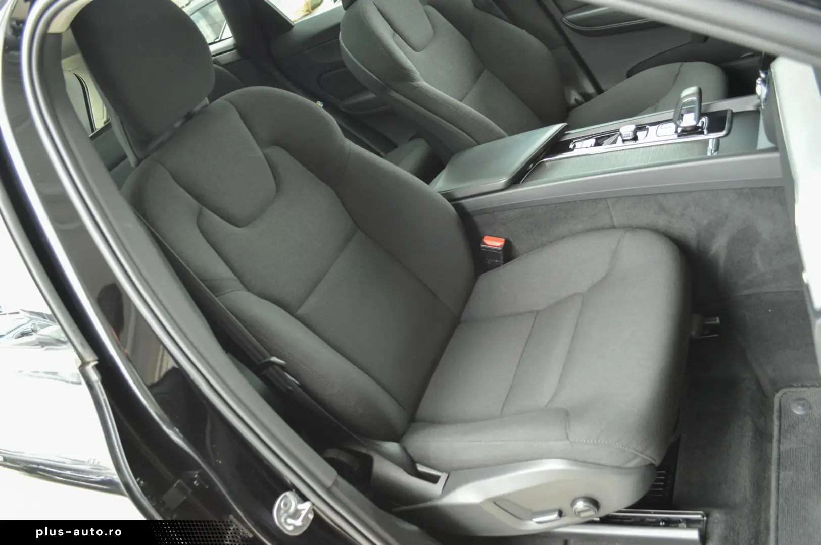 2022 Volvo XC-60 T6 AWD Recharge Geartronic Inscription  Rat