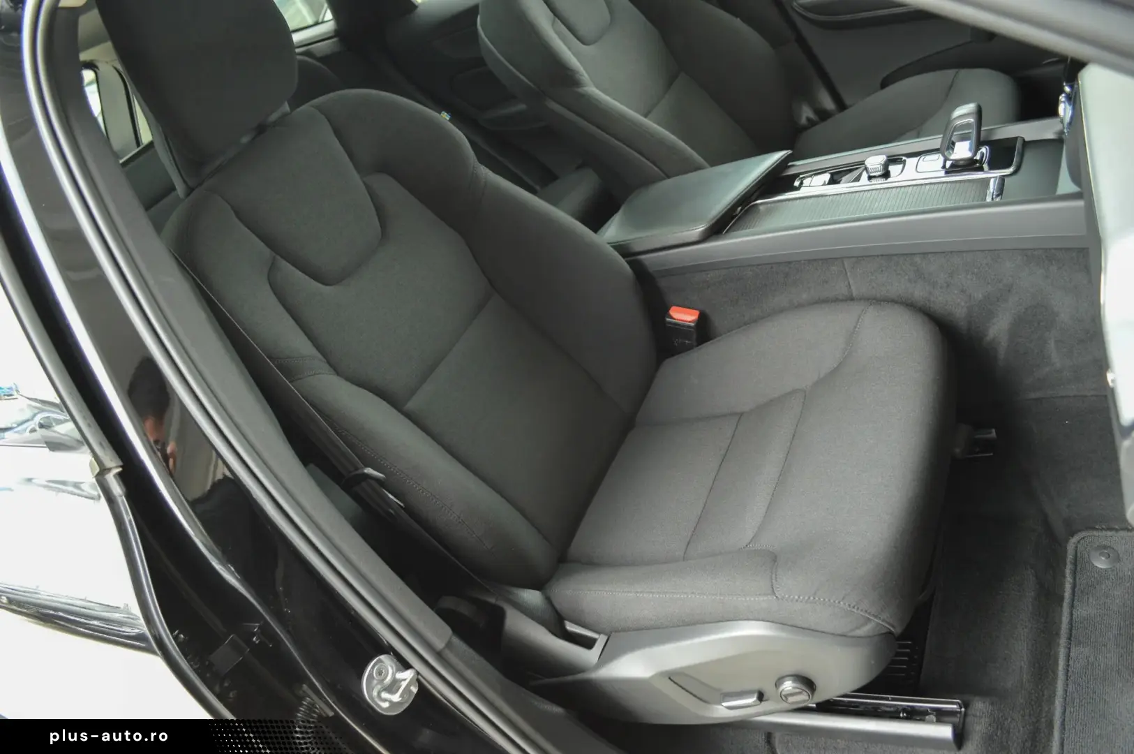 2022 Volvo XC-60 T6 AWD Recharge Geartronic Inscription  Rat