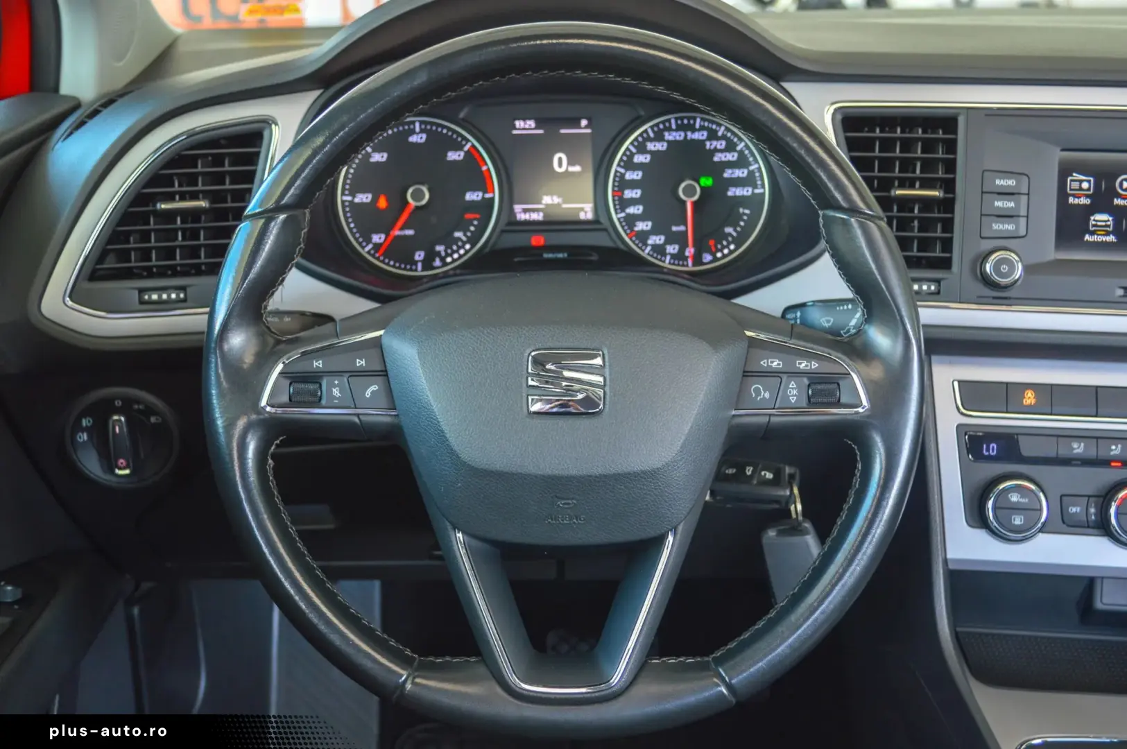 2017 SEAT Leon 1.6 TDI DSG Style   RATE FIXE   AVANS 0   Gar