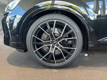 Audi SQ7 SUV Audi SQ7 SUV TFSI 373 kW tiptronic
