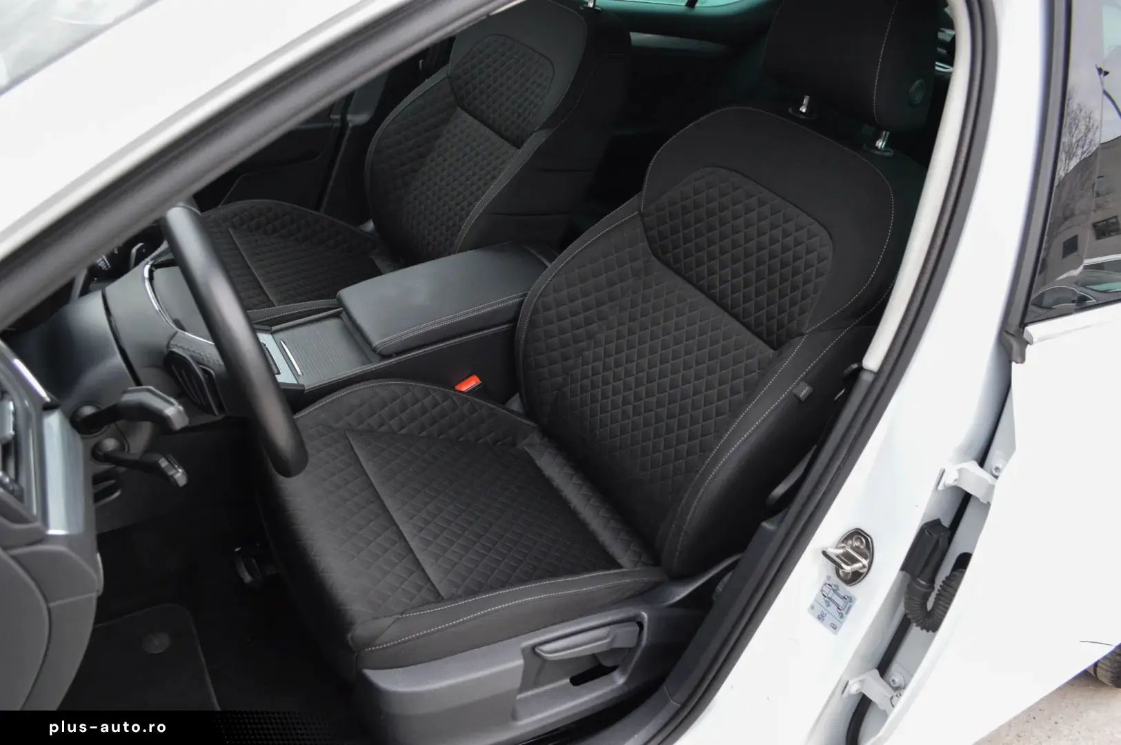 2022 Skoda Superb 2.0 TDI DSGEssence Rate fixe TVA Deductibi