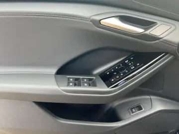 AUDI Q6 Sportback e-tron performance S line AHK LM20