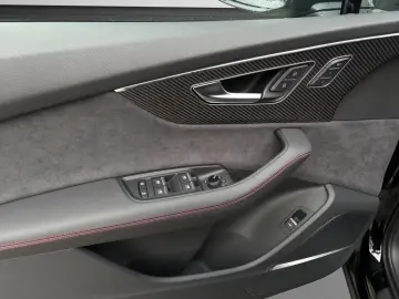 Audi SQ7 SUV TFSI 373 kW tiptronic