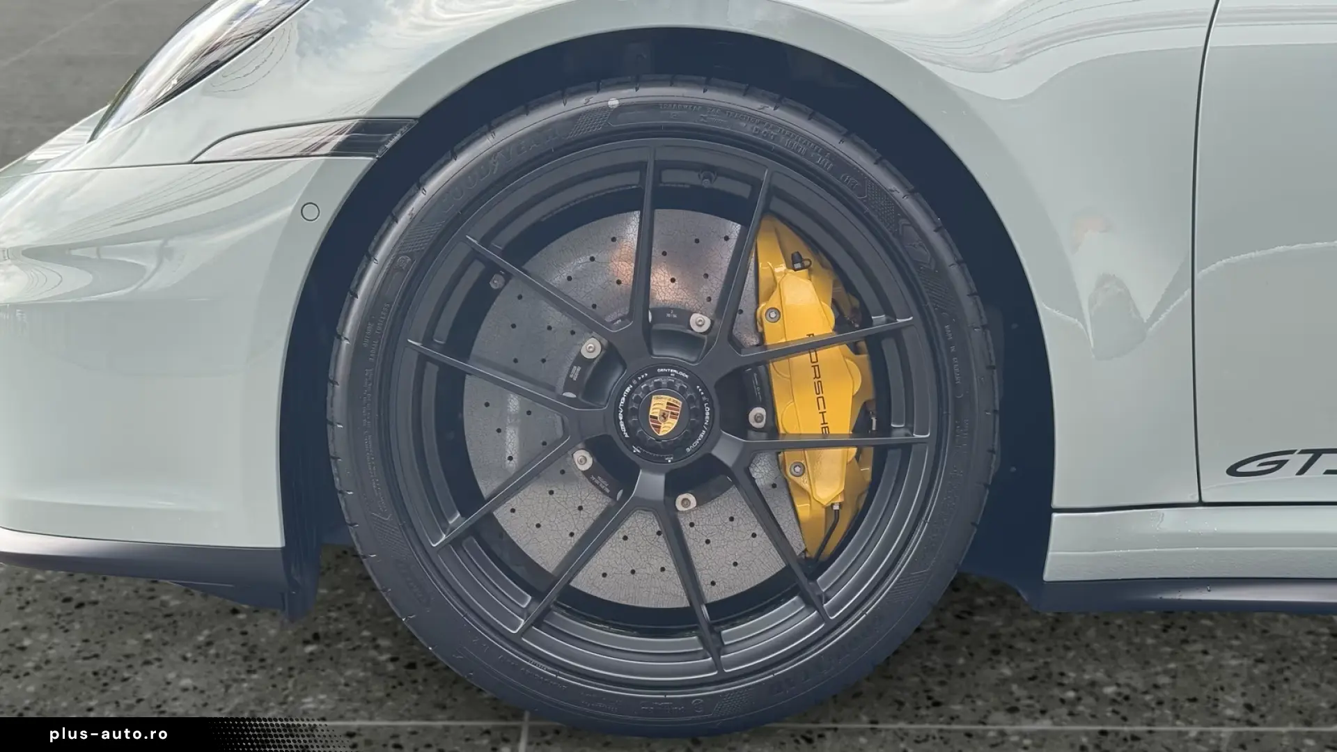 Porsche 992 911 Carrera GTS