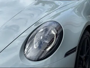 Porsche 992 911 Carrera GTS