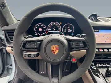 Porsche 992 911 Carrera GTS