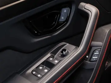 LAMBORGHINI Urus SE   B&O   Panorama   23 inch   BTW   Facto