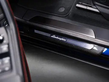 LAMBORGHINI Urus SE   B&O   Panorama   23 inch   BTW   Facto