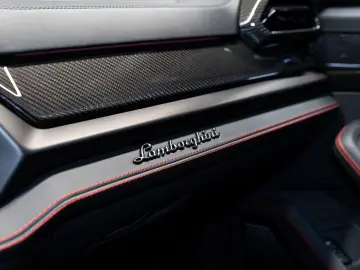 LAMBORGHINI Urus SE   B&O   Panorama   23 inch   BTW   Facto