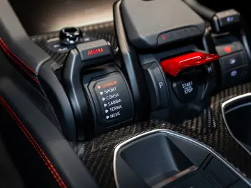 LAMBORGHINI Urus SE   B&O   Panorama   23 inch   BTW   Facto