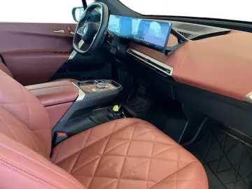 BMW iX M60 B&W   Massage   Laser
