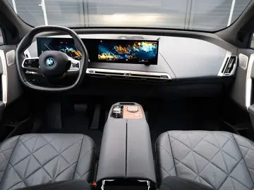 BMW iX M60 LASER 360 B&W HUD ACC SoftClose 4xSHZ R22