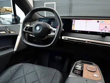 BMW iX M60 LASER 360 B&W HUD ACC SoftClose 4xSHZ R22