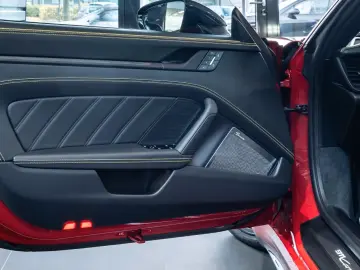 Porsche 992 911 Carrera 4 GTS