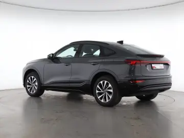 Audi Q6 Sportback e-tron LED headlights plus   AHK