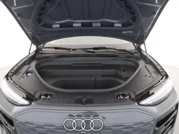 Audi Q6 Sportback e-tron LED headlights plus   AHK