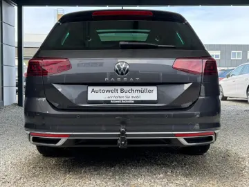 VW Passat 2.0 TDI DSG PANO STANDH AHK MATRIX LEDER