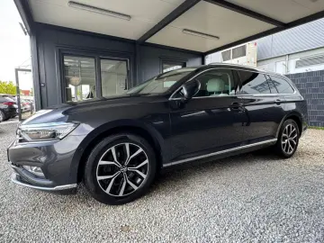 VW Passat 2.0 TDI DSG PANO STANDH AHK MATRIX LEDER