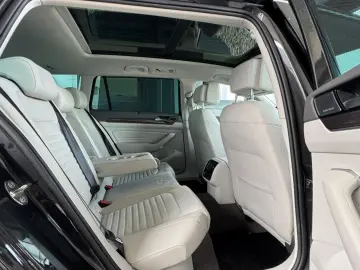 VW Passat 2.0 TDI DSG PANO STANDH AHK MATRIX LEDER